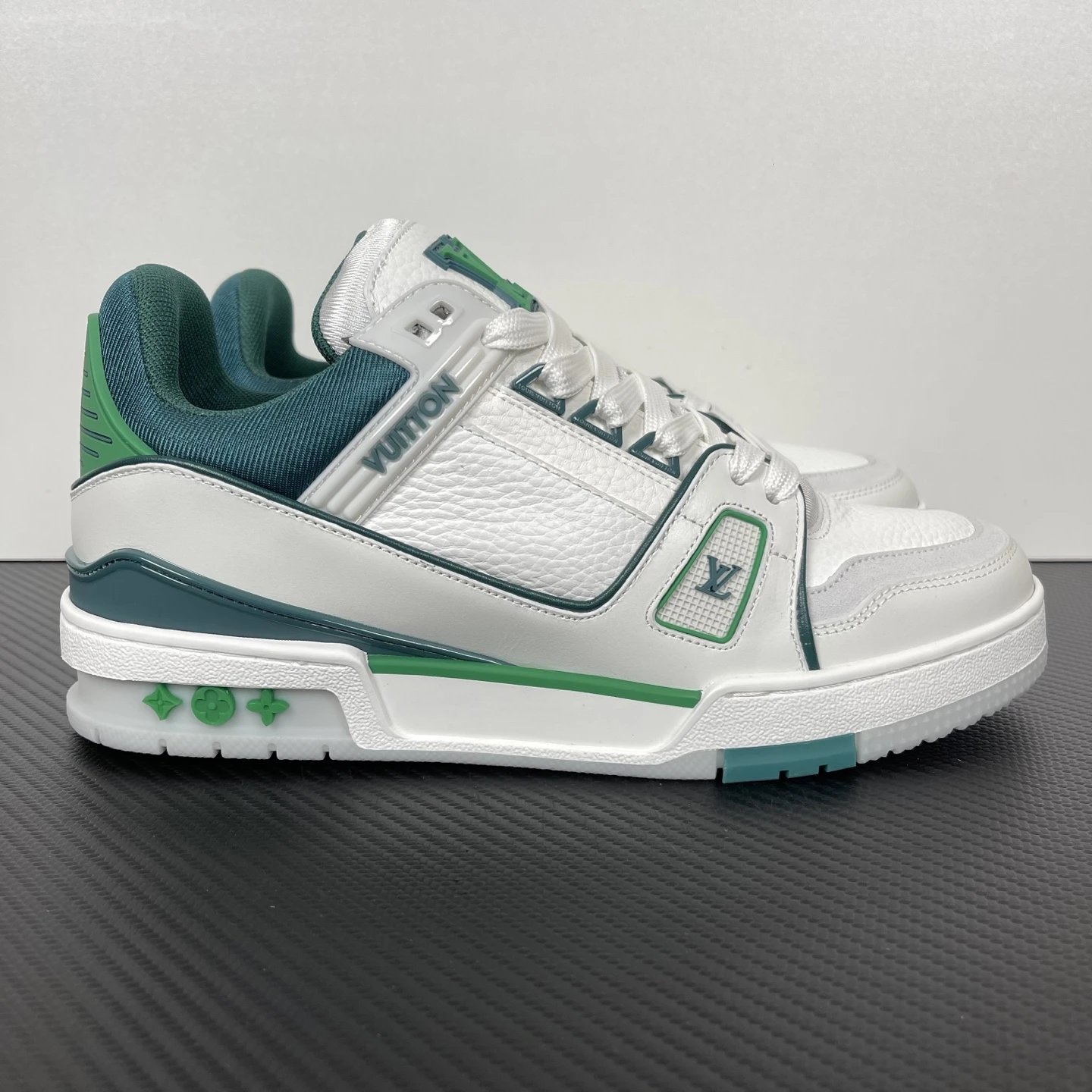 Louis Vuitton Trainer Low White Green