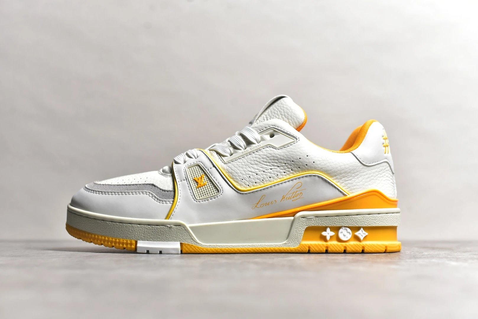 LV yellow white cement 1ACHLG