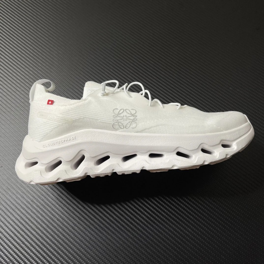 Ang Pao Luo Yi Wei Co branded 2.0 White