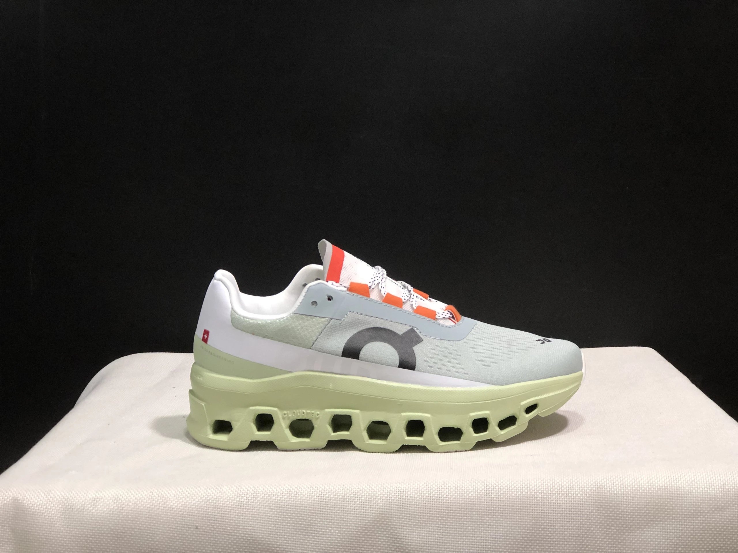 On Sneakers Cloudmonster — ON Monster Macaron Green 40.99706