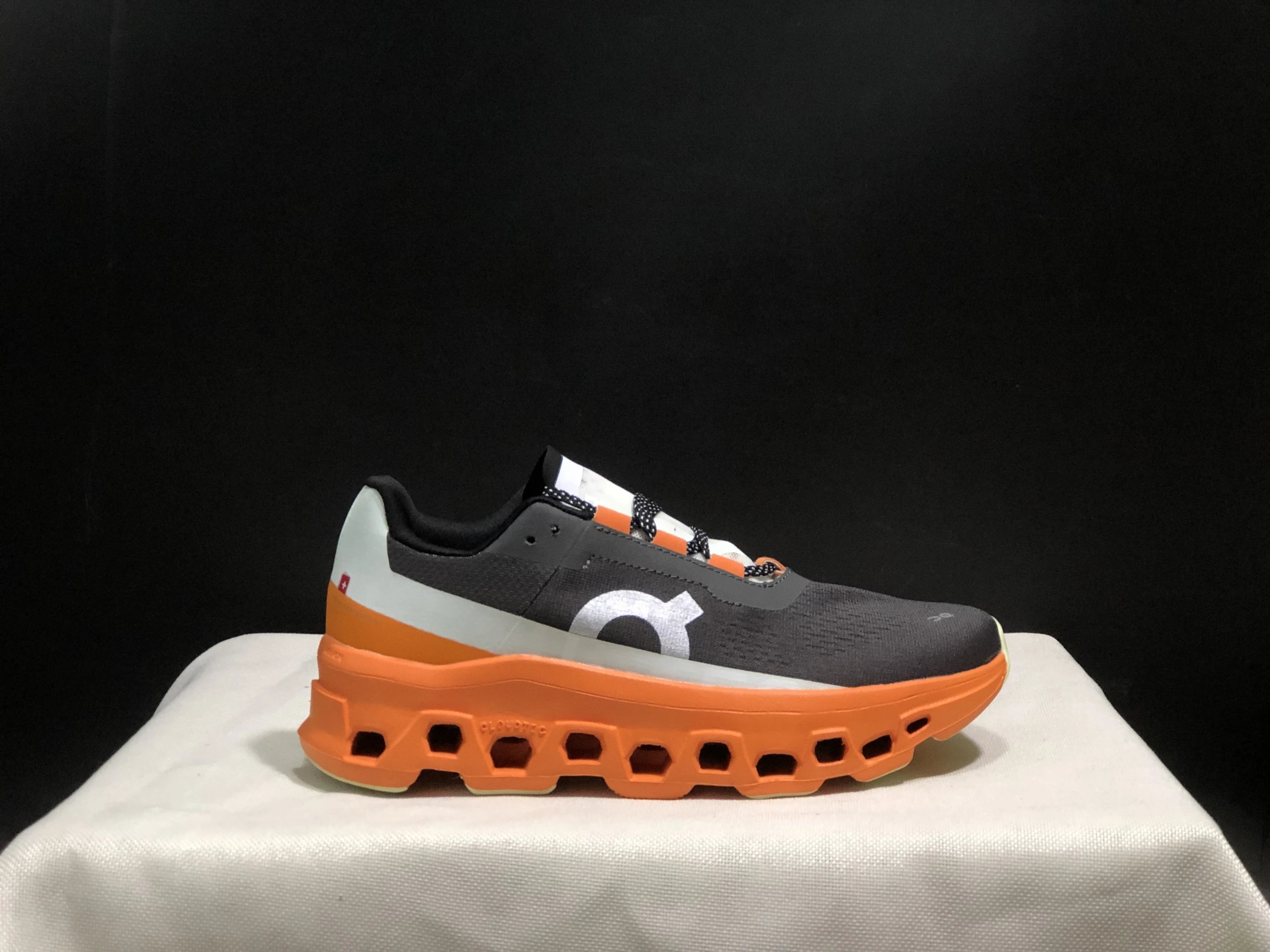 On Sneakers Cloudmonster — ON Monster Turmeric 40.99706