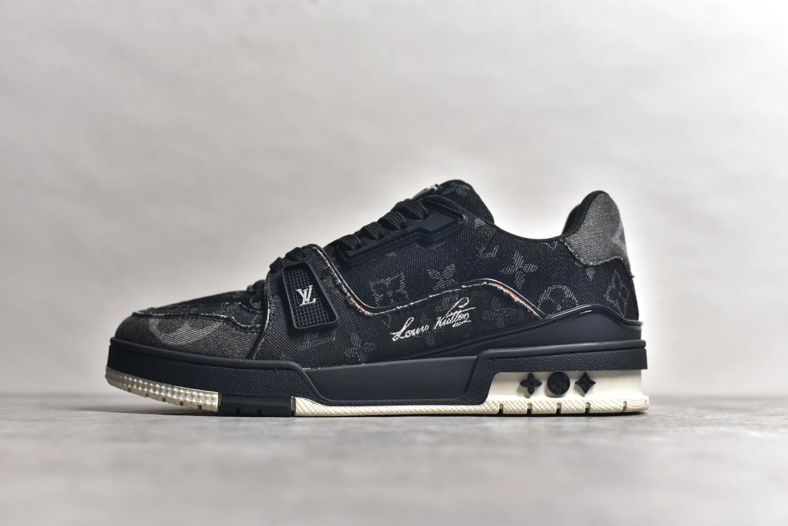 LV black denim pattern 1AC4ZB