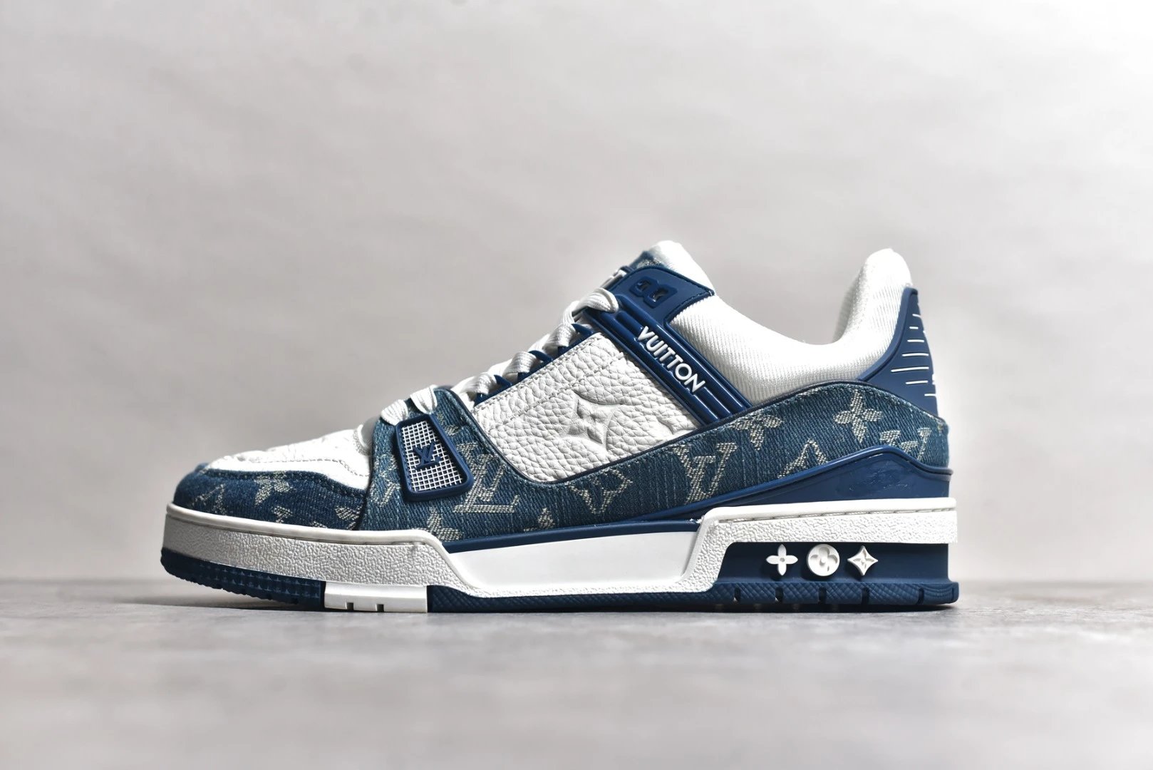 LV Blue Cowboy 1A9JGN