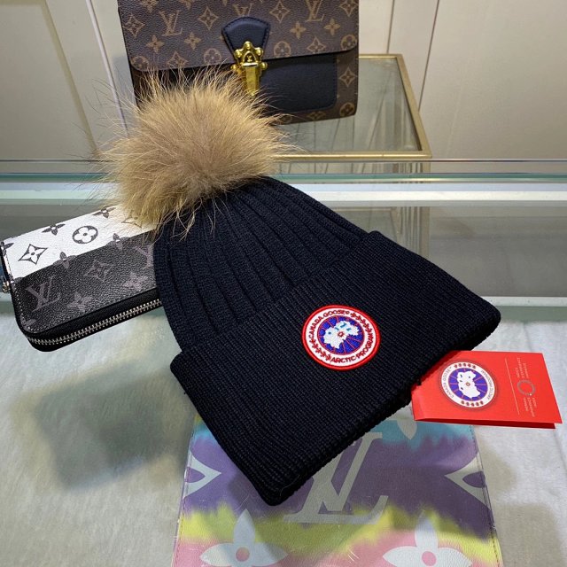 Canada Goose Hat: seller detail photo 2