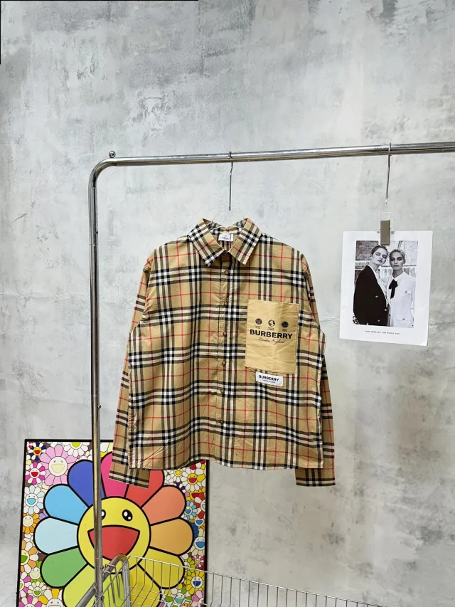 Burberry Shirts Long-Sleeve Check Button-Up Shirt product detail image 13