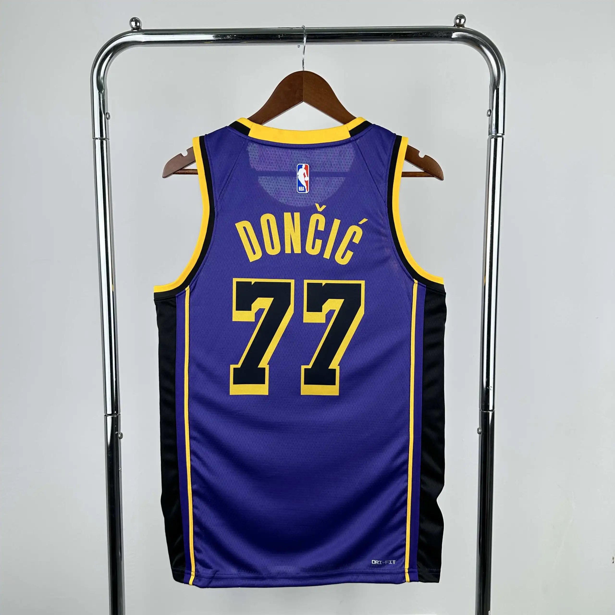 NBA L.A. Lakers 77#DONCIC B(定制请下单时备注，不要发私聊消息)
