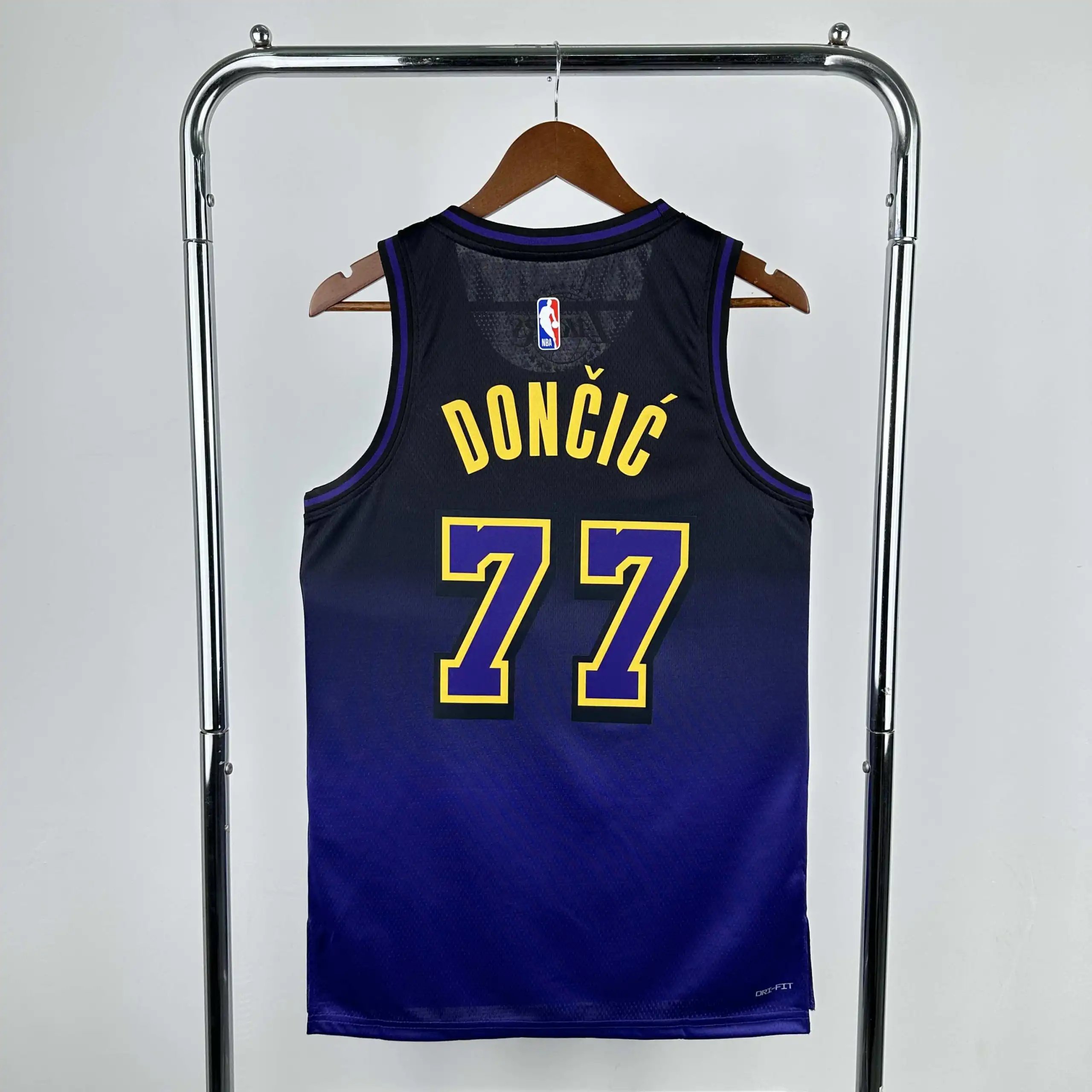 NBA L.A. Lakers 77#DONCIC A (Please note customization info when placing order, sending a message does not count)