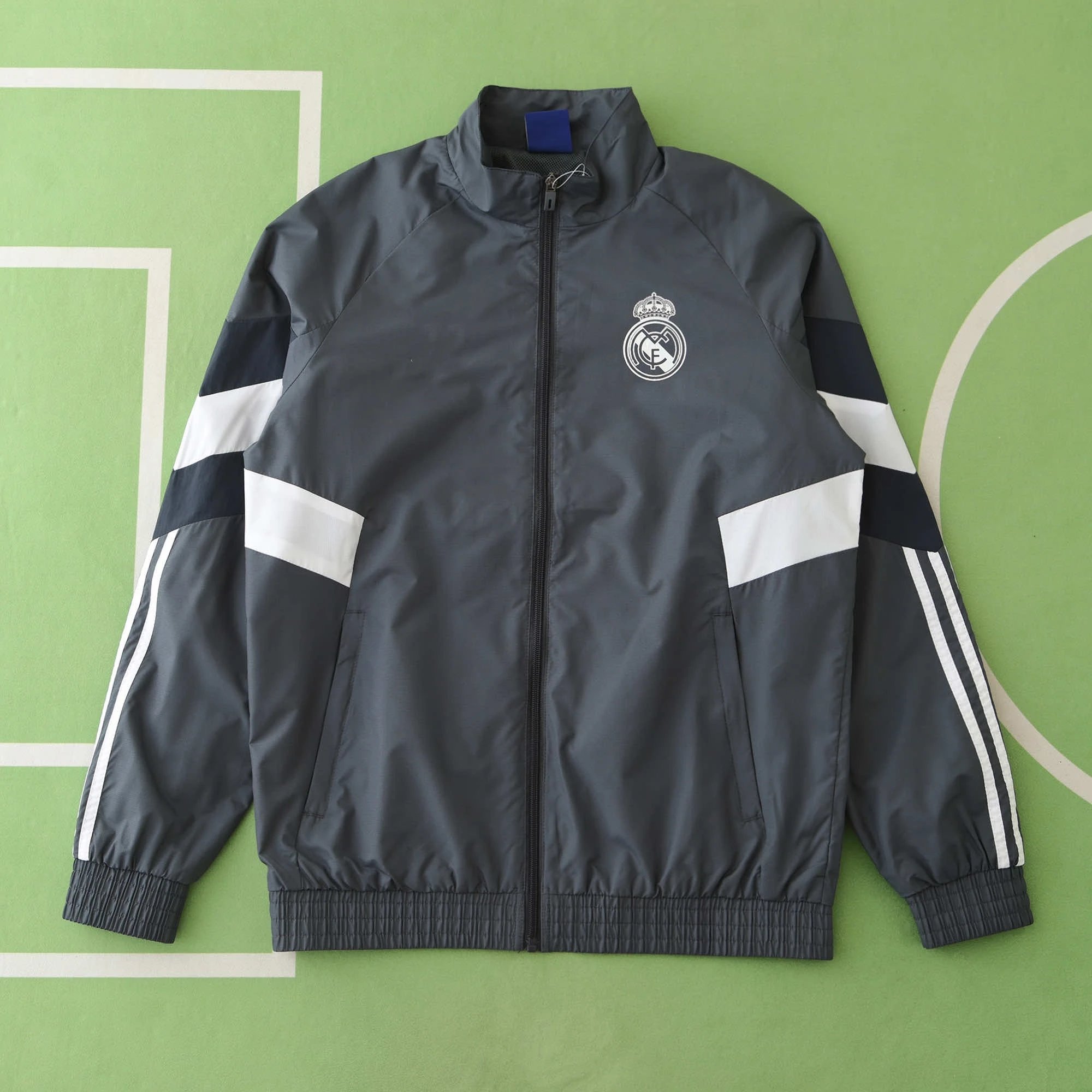 2024-25 Real Madrid Gray Windbreaker (For customization, please leave a note when placing your order; do not send private messages)