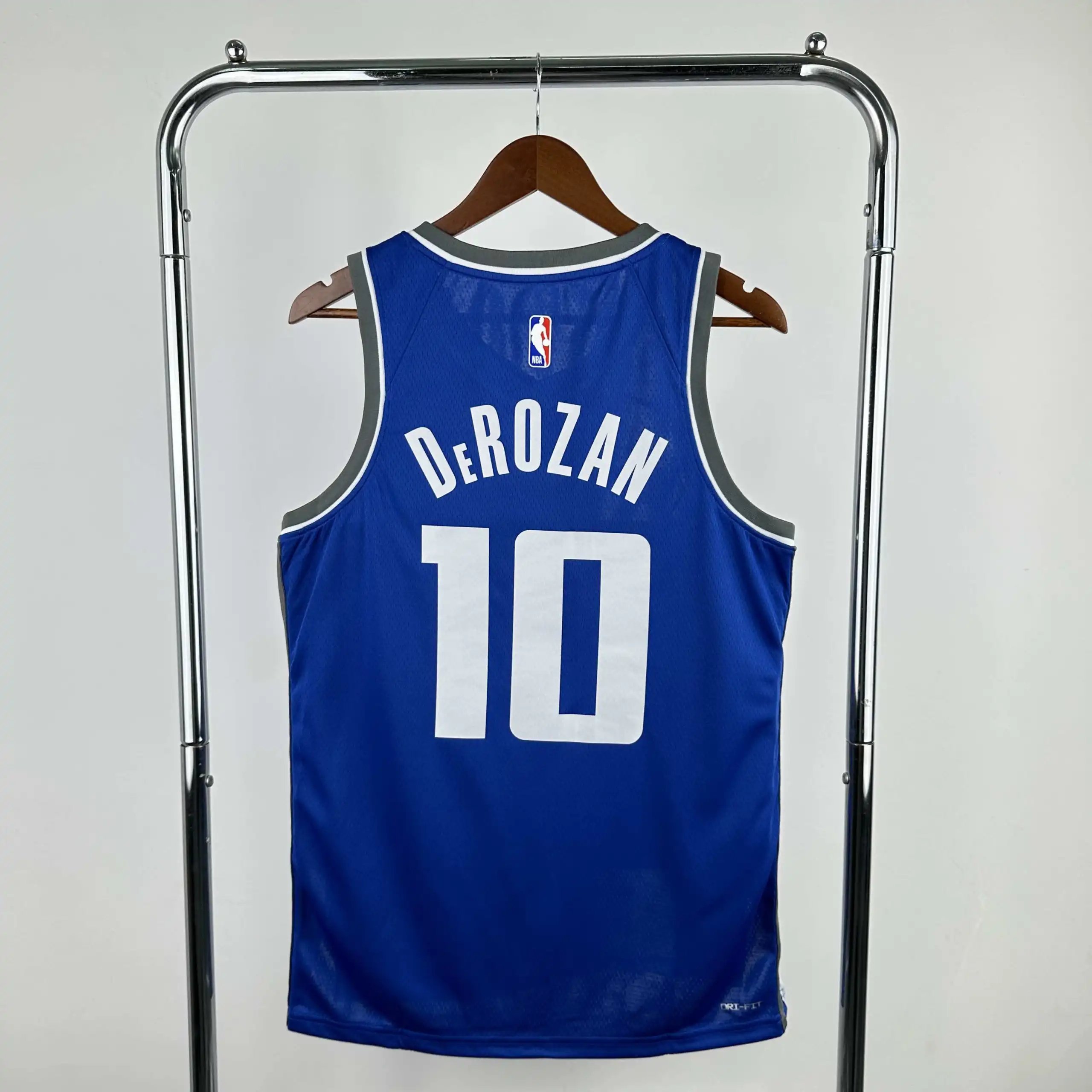 NBA Sacramento Kings 10# DEROZAN (Custom info must be noted when placing order, messages don't count)