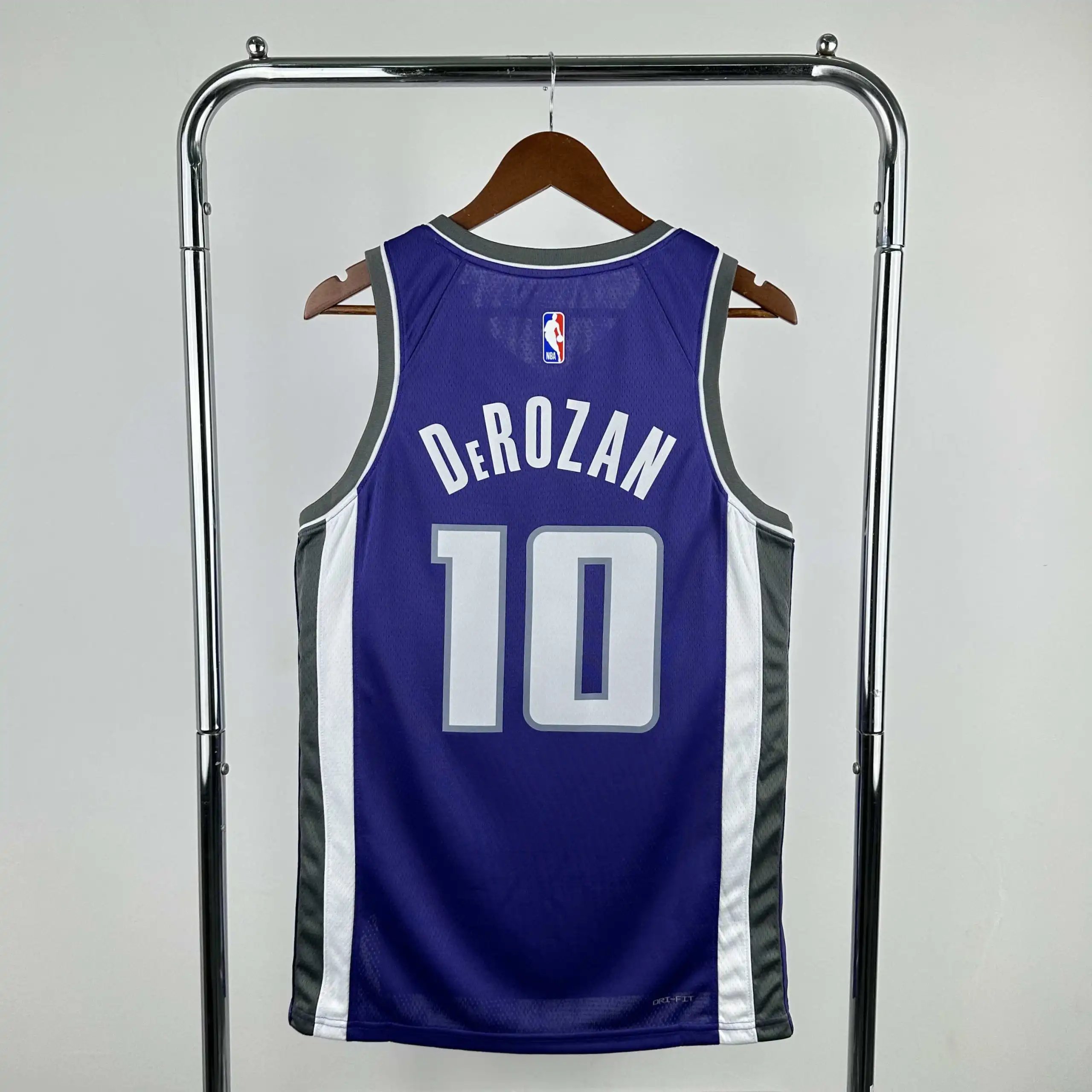 NBA Sacramento Kings 10# DEROZAN (Please note customization info when placing order, messages do not count)