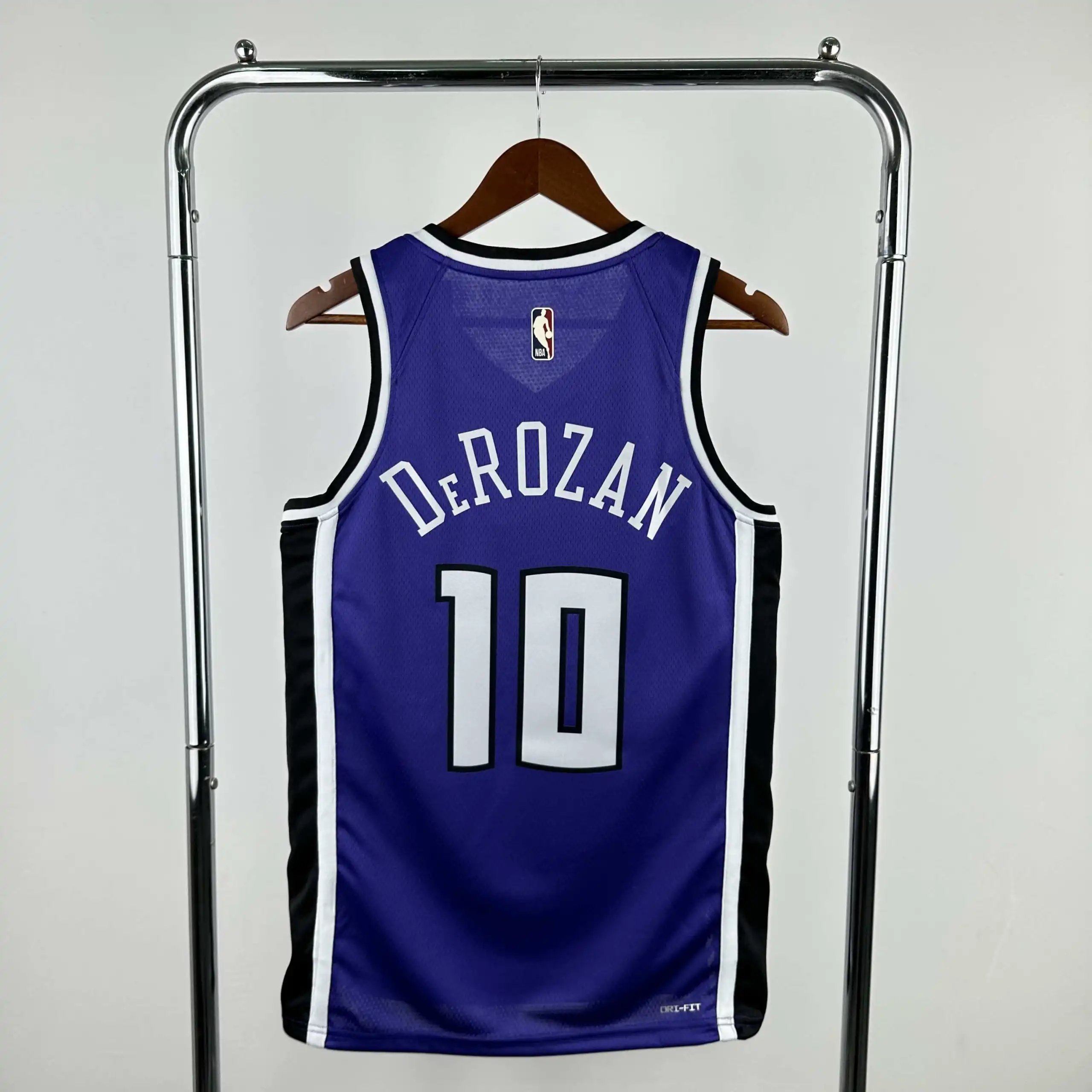 NBA Sacramento Kings 10# DEROZAN (Please leave customization info in order notes, messages not accepted)