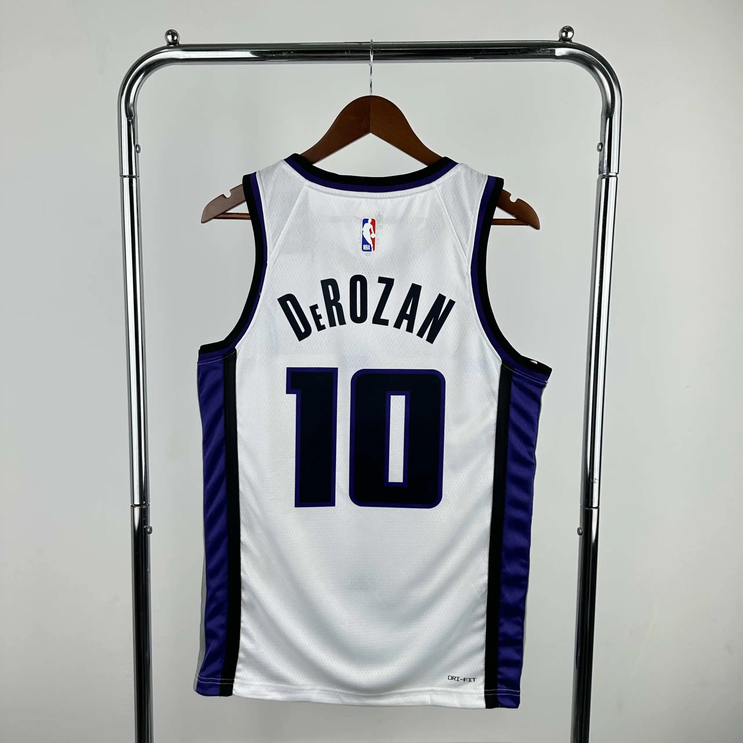 NBA Sacramento Kings 10# DEROZAN (Please note customization info when placing order; messages are not valid)