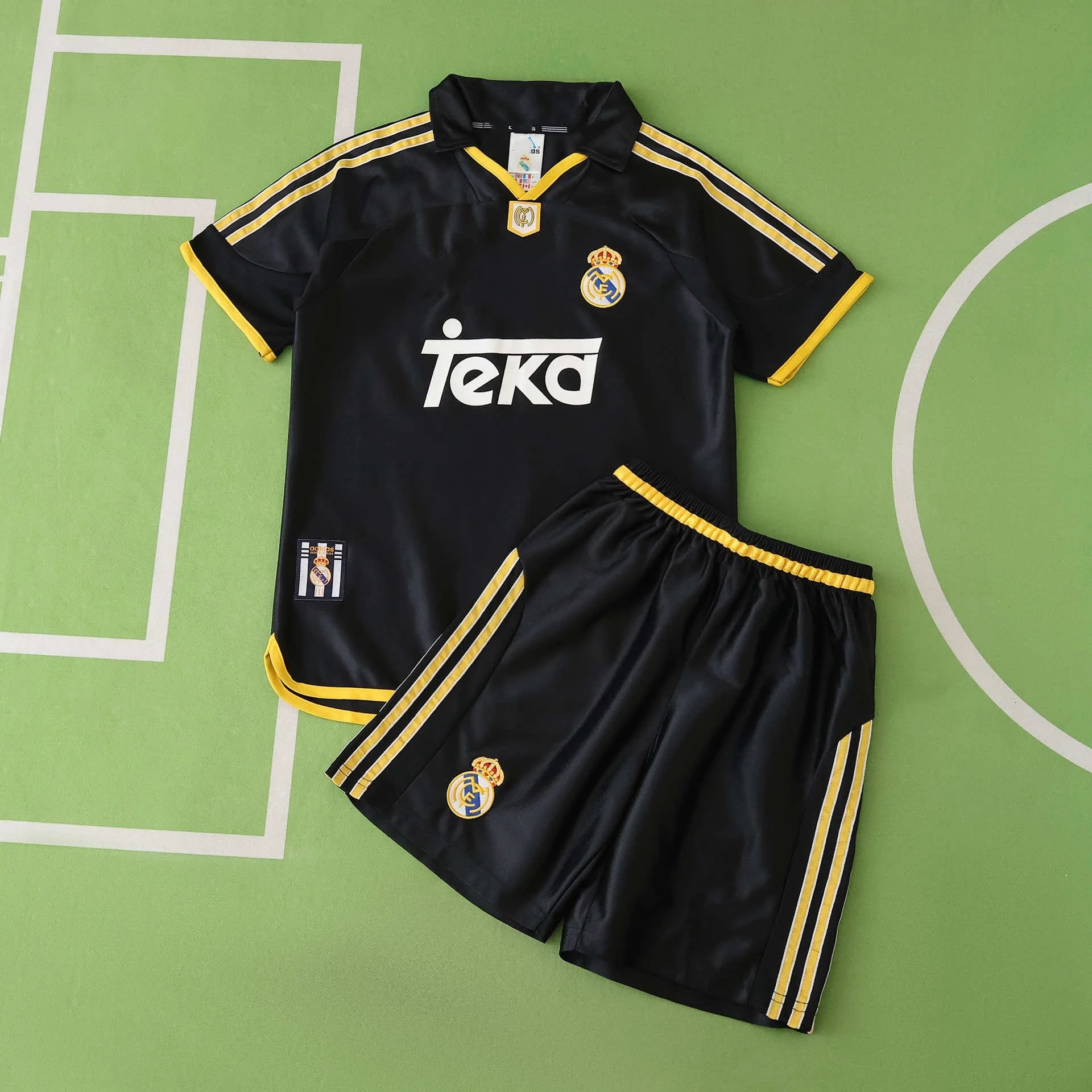 9900 Real Madrid Away Black Kids Kit (Please note customization info in order remarks; messages will not be counted)