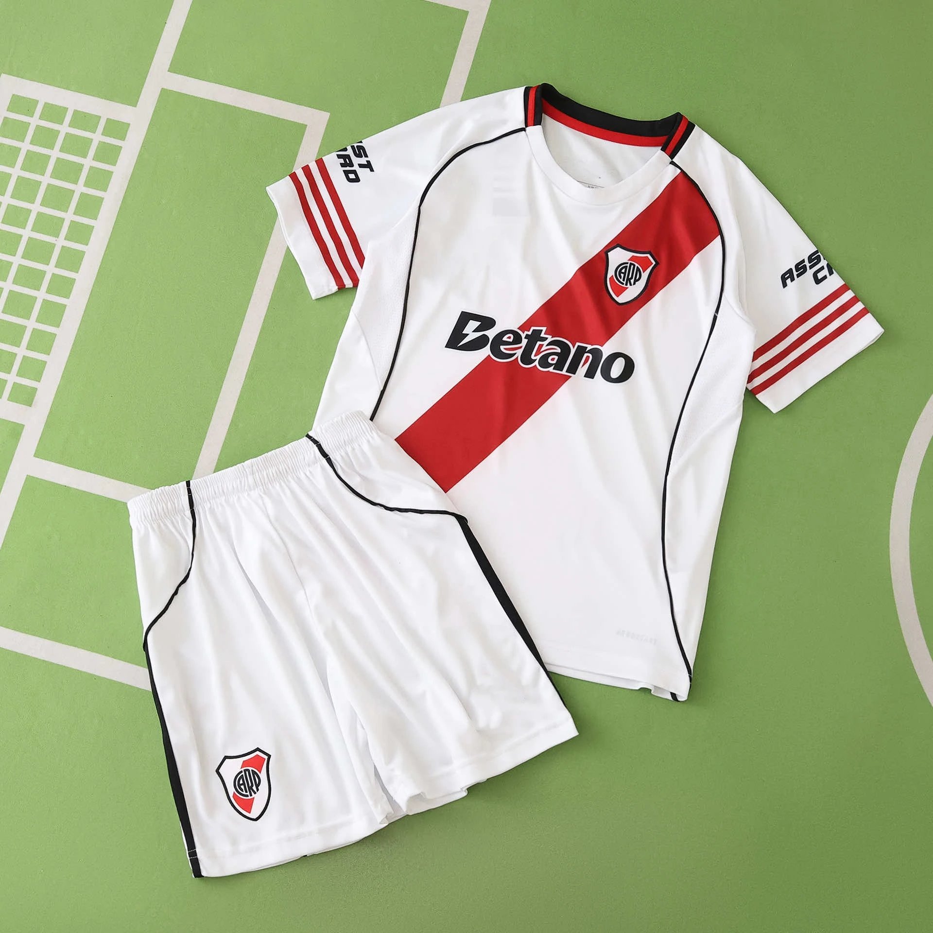 2526 River Plate Home Kids Kit (For custom info, please leave a note when placing your order. Messages will not be accepted)