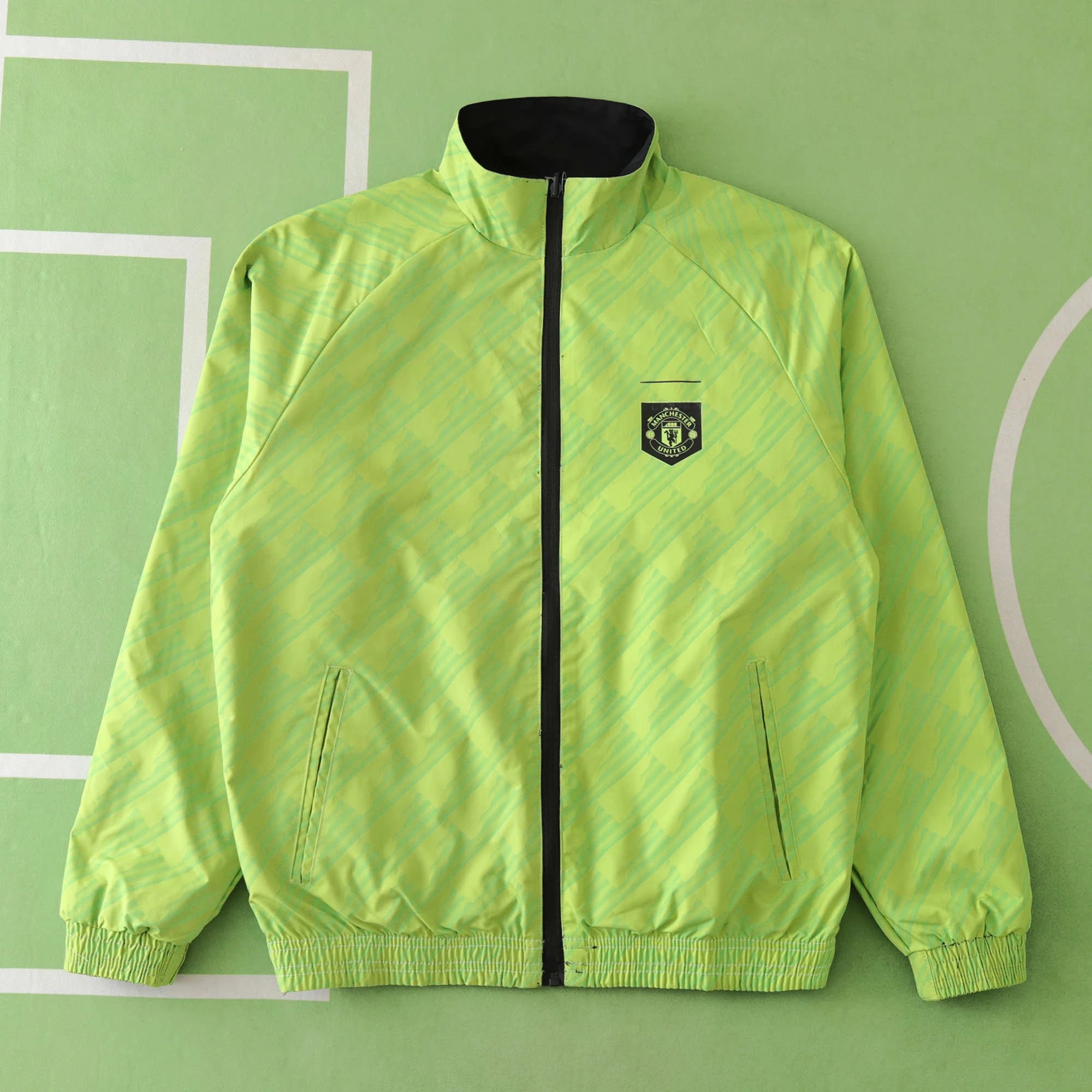 2425 Manchester United Black/Green Reversible Jersey (Please note customization info in order remarks, messages are not counted)