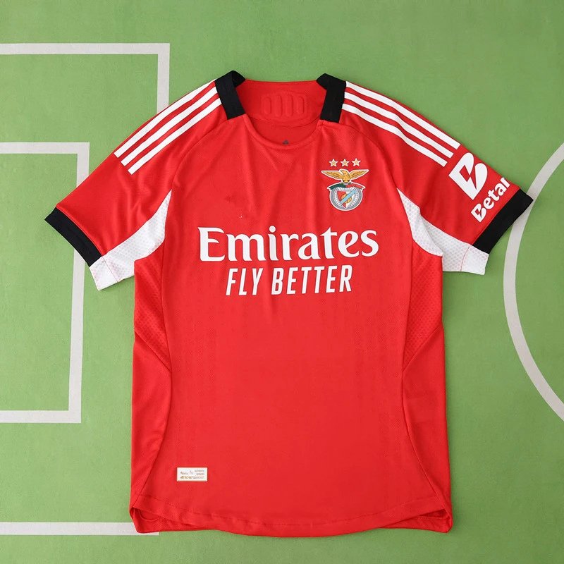 2526 Benfica Home Player Version (Please note customization info in order remarks; messages don't count)