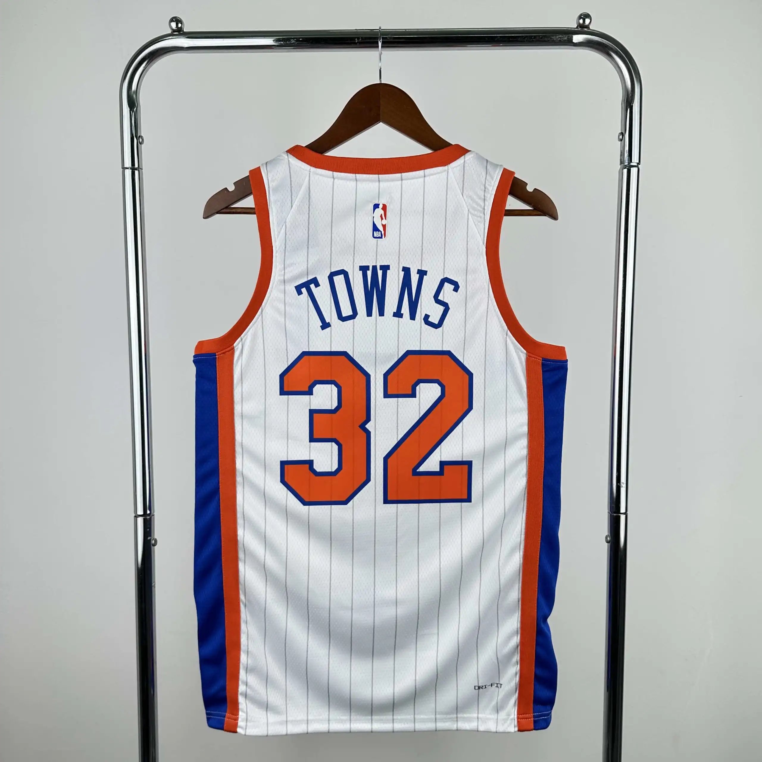 NBA New York Knicks 32# TOWNS (Please note customization details when placing order, messages are not counted)