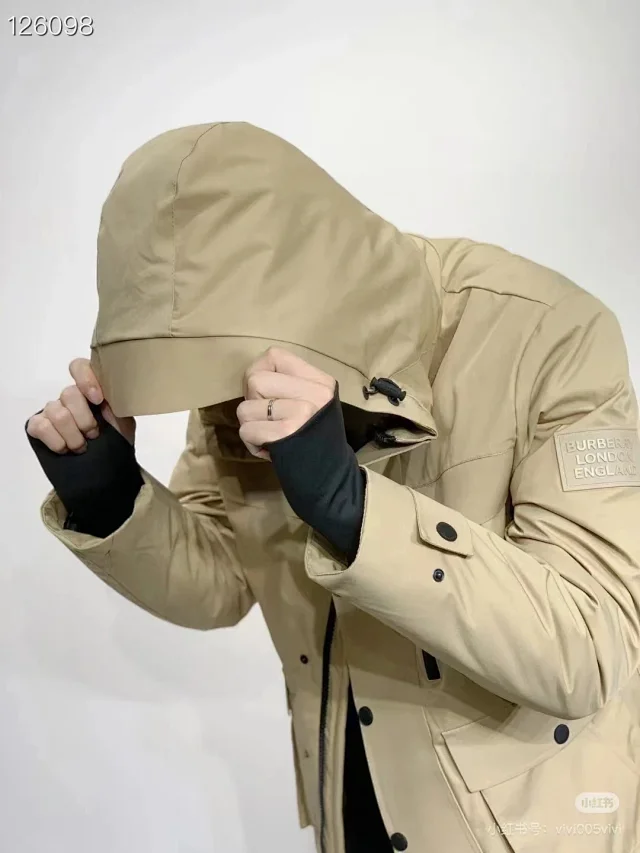 Burberry Down Jackets Hooded Puffer Jacket with Check Lining product detail image 99