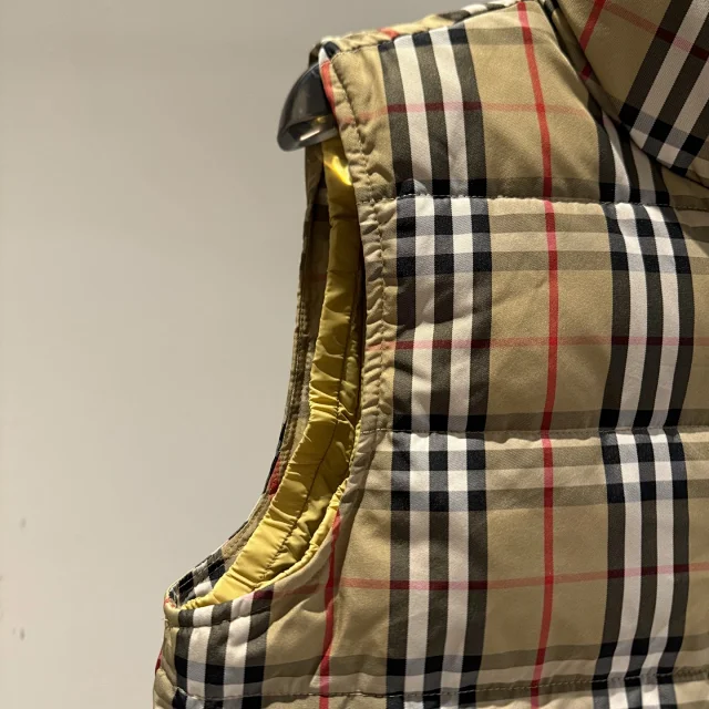Burberry Down Jackets Hooded Puffer Jacket with Check Lining product detail image 6