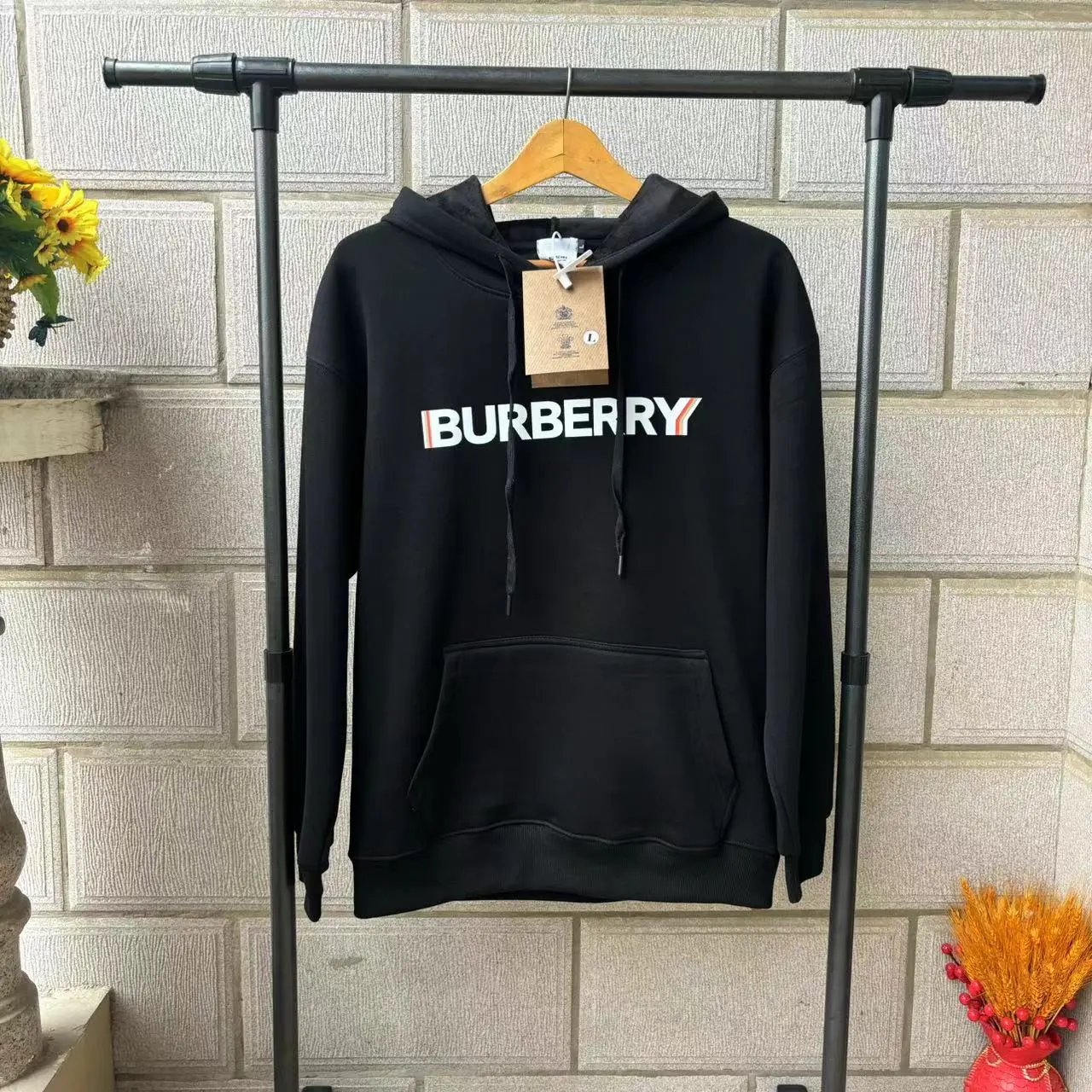 Burberry Hooded sweatshirts with logo patch or embroidered equestrian motif — 11-2