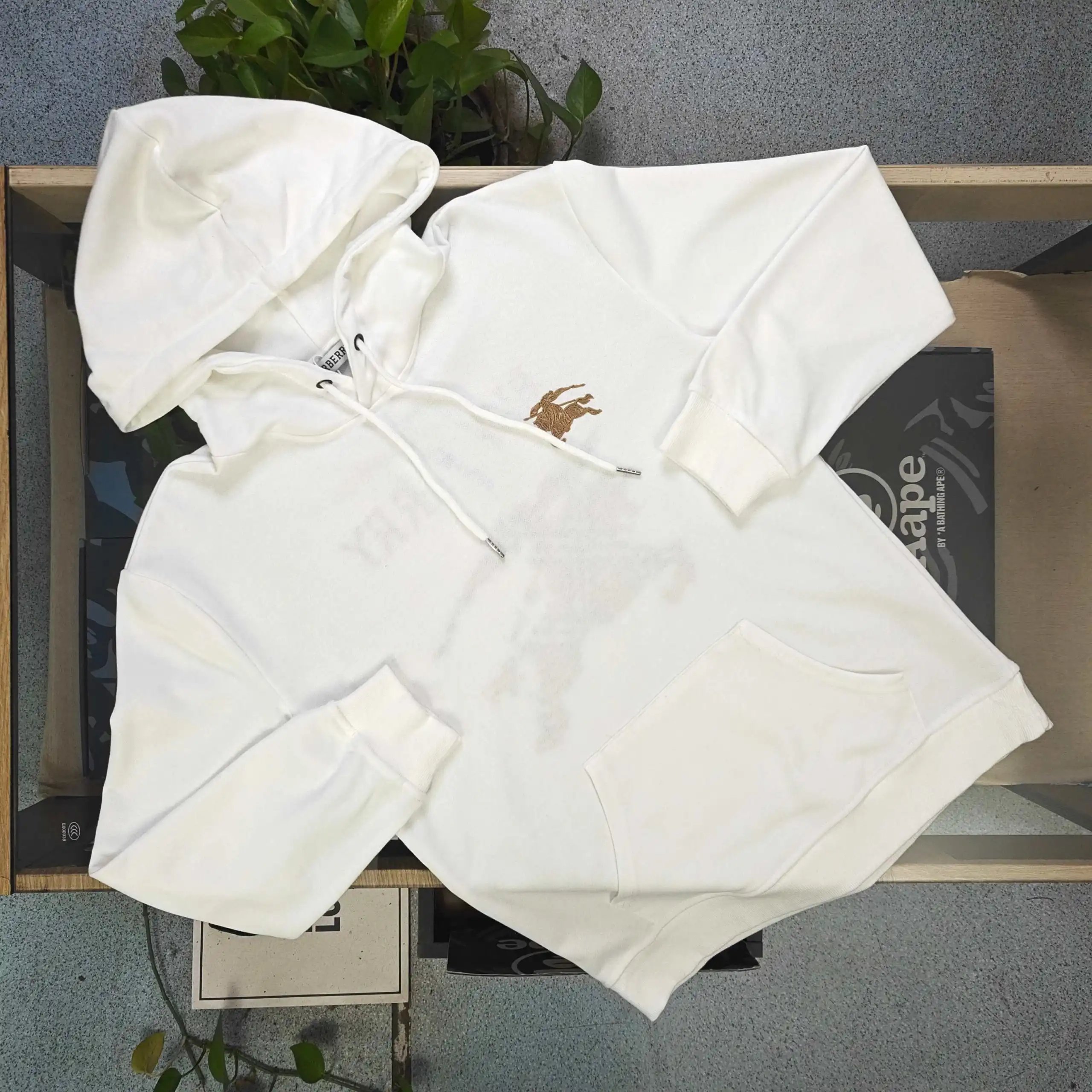 Burberry Hooded sweatshirts with logo patch or embroidered equestrian motif — 8-2
