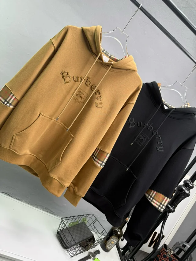 Burberry Hooded sweatshirts with logo patch or embroidered equestrian motif product detail image 19