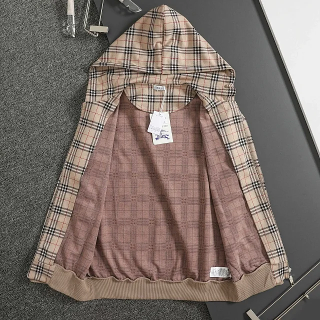 Burberry Hooded sweatshirts with logo patch or embroidered equestrian motif product detail image 27