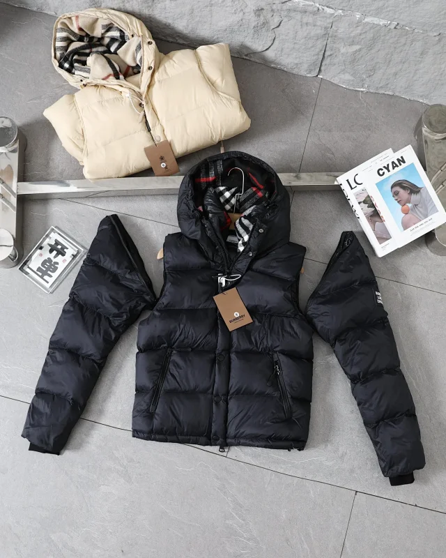 Burberry Down Jackets Hooded Puffer Jacket with Check Lining product detail image 10