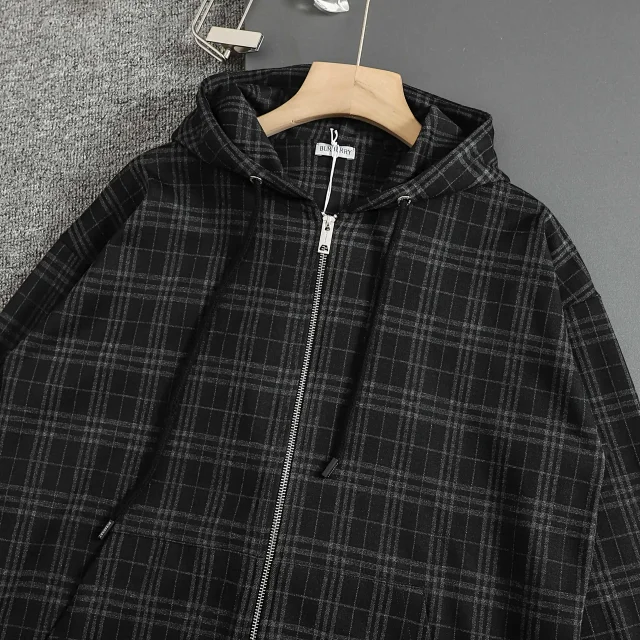 Burberry Hooded sweatshirts with logo patch or embroidered equestrian motif product detail image 25