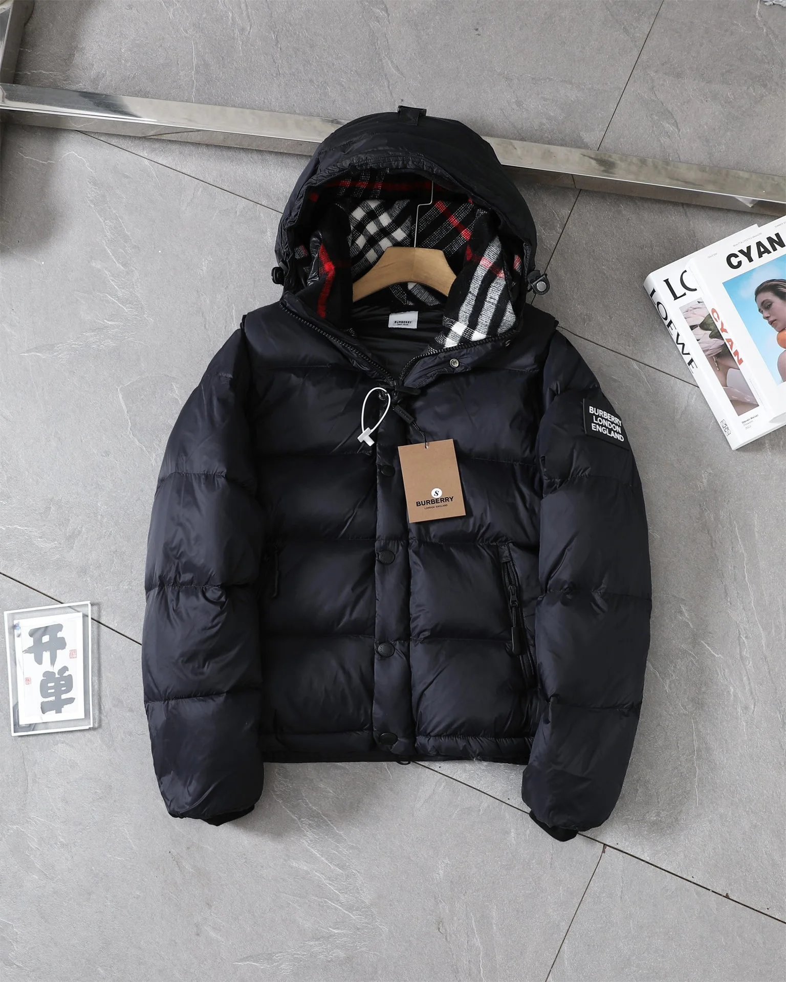 Burberry Down Jackets Hooded Puffer Jacket with Check Lining — 3-2