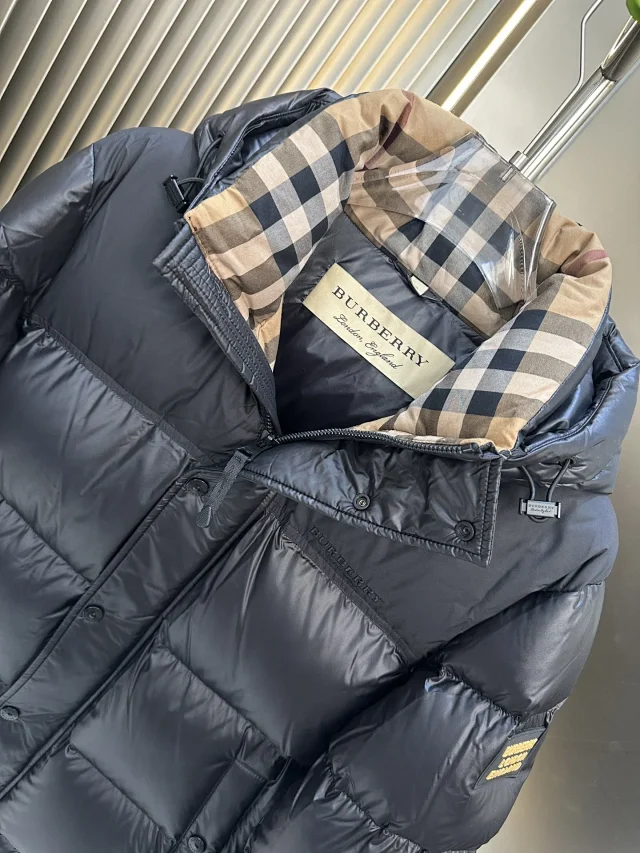 Burberry Down Jackets Hooded Puffer Jacket with Check Lining product detail image 79