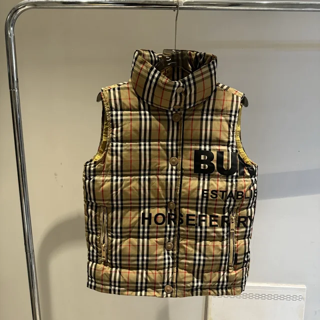 Burberry Down Jackets Hooded Puffer Jacket with Check Lining product detail image 2