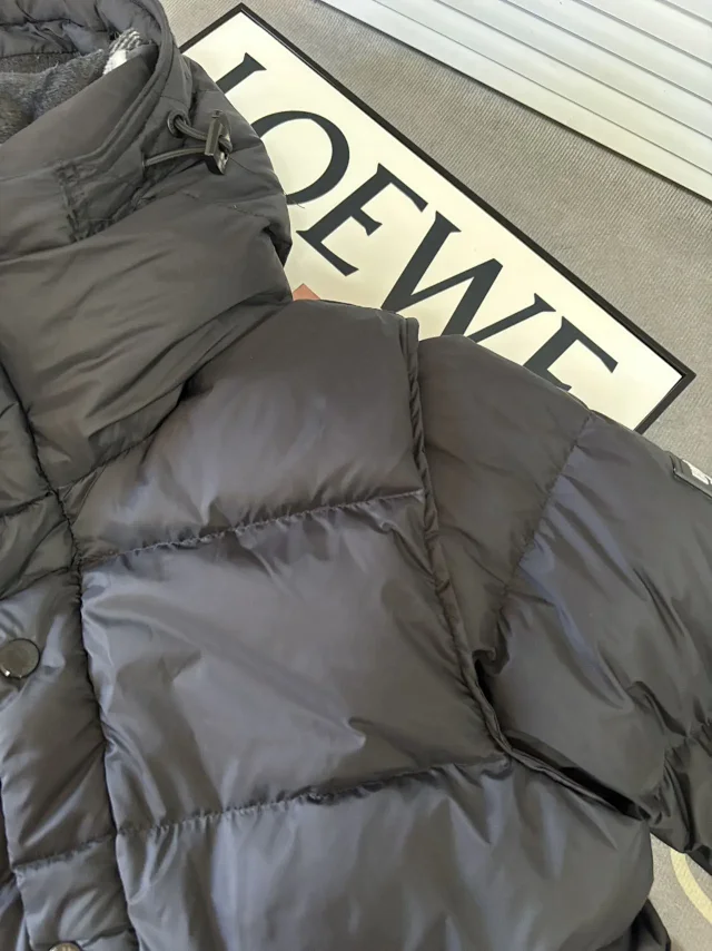 Burberry Down Jackets Hooded Puffer Jacket with Check Lining product detail image 47