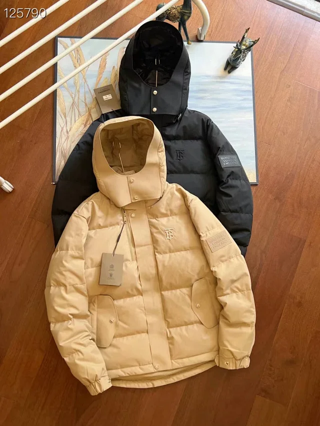 Burberry Down Jackets Hooded Puffer Jacket with Check Lining product detail image 69
