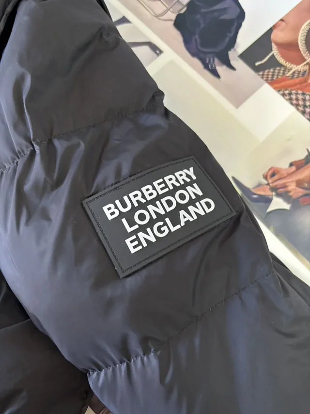 Burberry Down Jackets Hooded Puffer Jacket with Check Lining product detail image 42