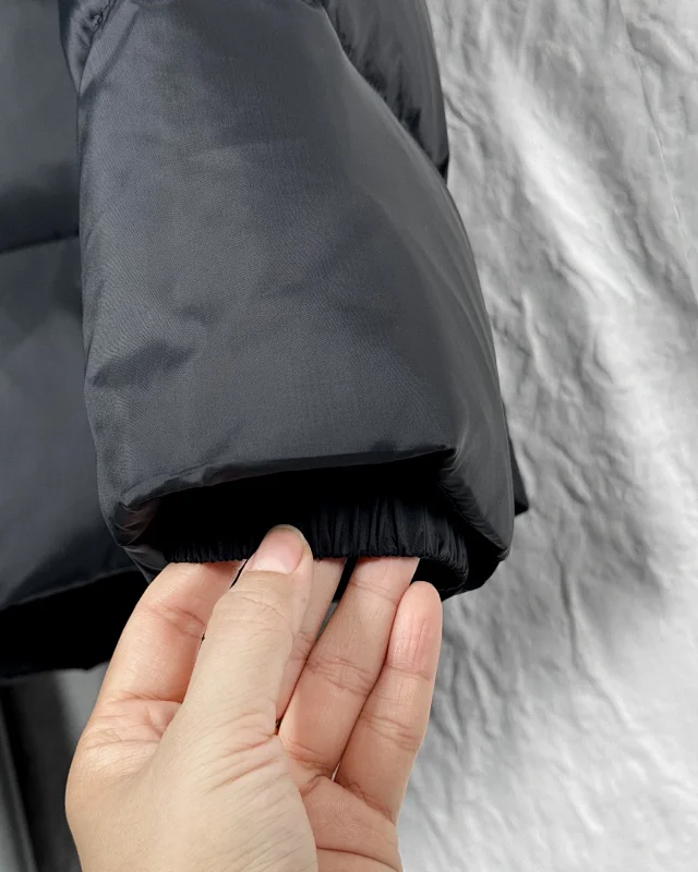 Burberry Down Jackets Hooded Puffer Jacket with Check Lining product detail image 65