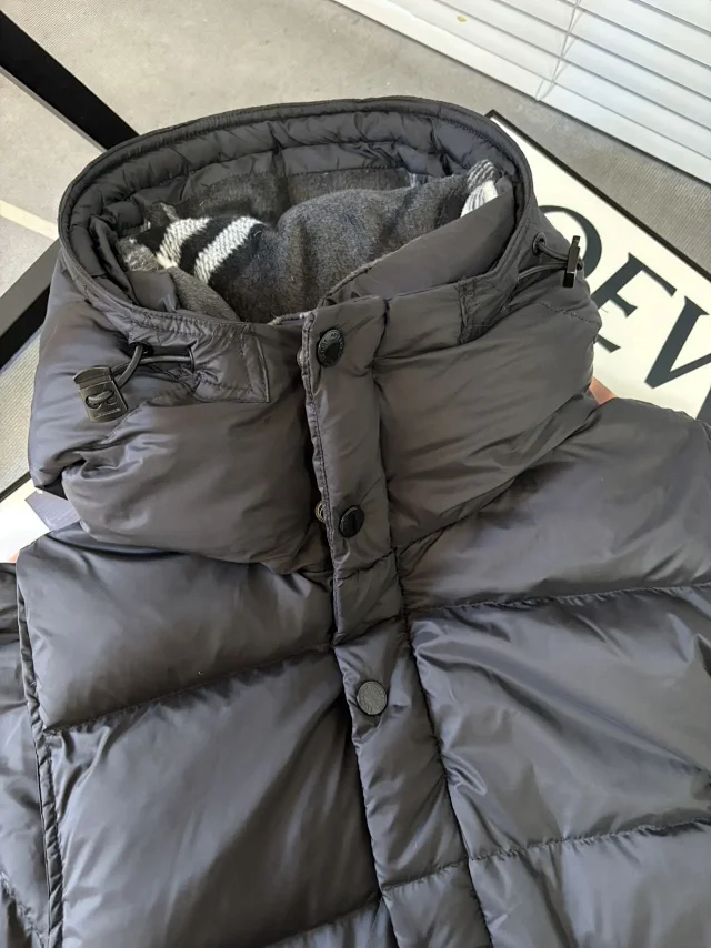 Burberry Down Jackets Hooded Puffer Jacket with Check Lining product detail image 46