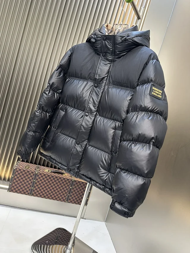 Burberry Down Jackets Hooded Puffer Jacket with Check Lining product detail image 78