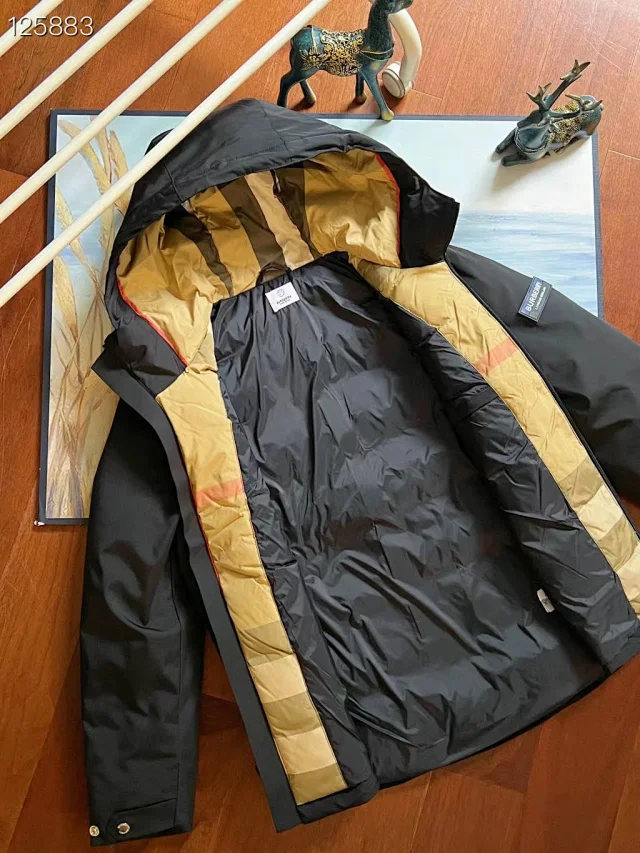 Burberry Down Jackets Hooded Puffer Jacket with Check Lining product detail image 34