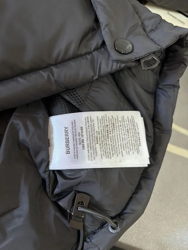 Burberry Down Jackets Hooded Puffer Jacket with Check Lining product detail image 44