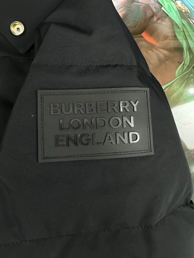 Burberry Down Jackets Hooded Puffer Jacket with Check Lining product detail image 51