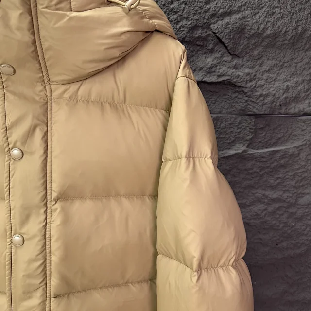 Burberry Down Jackets Hooded Puffer Jacket with Check Lining product detail image 55