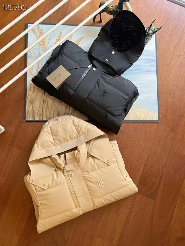 Burberry Down Jackets Hooded Puffer Jacket with Check Lining product detail image 70