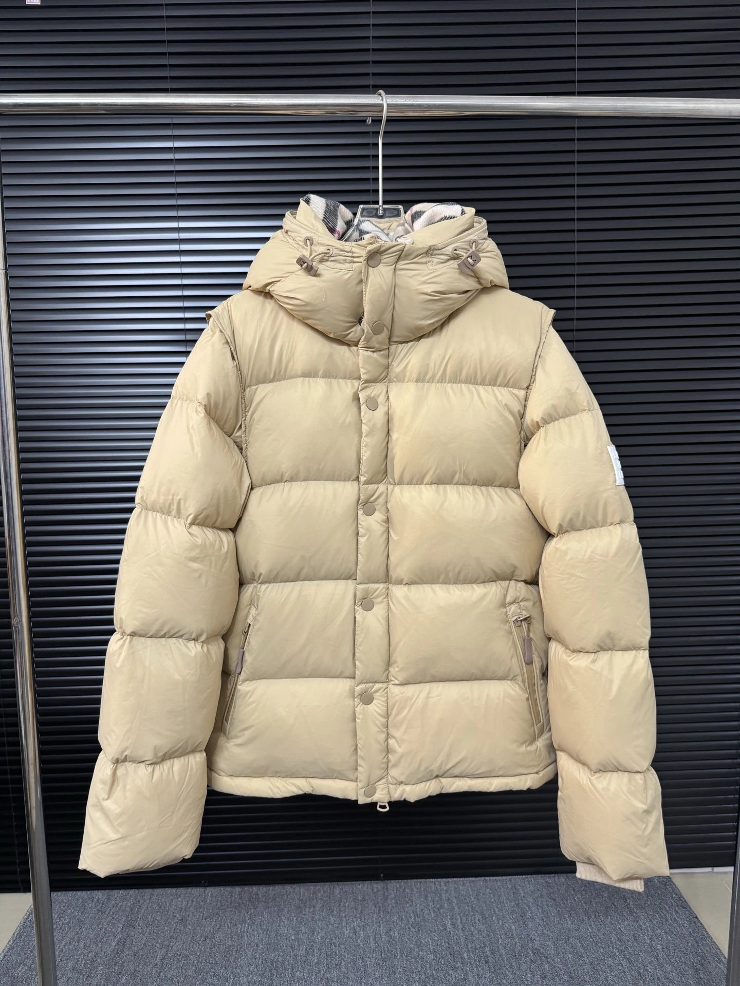 Burberry Down Jackets Hooded Puffer Jacket with Check Lining — 7