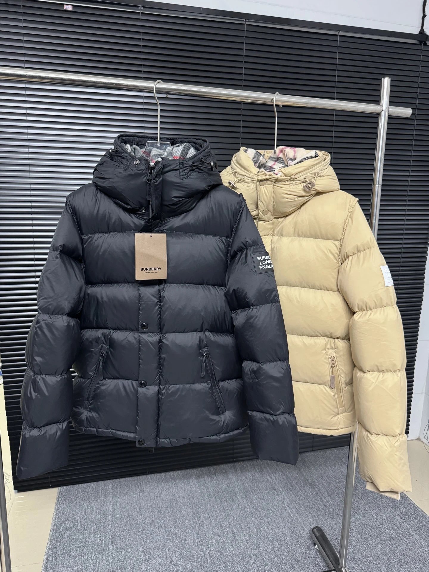 Burberry Down Jackets Hooded Puffer Jacket with Check Lining image 6