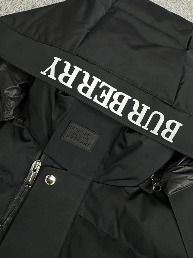 Burberry Down Jackets Hooded Puffer Jacket with Check Lining product detail image 52
