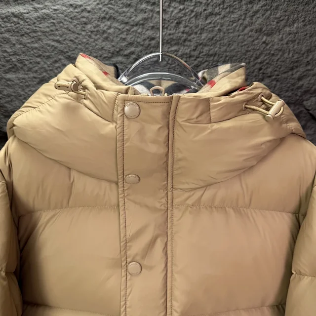Burberry Down Jackets Hooded Puffer Jacket with Check Lining product detail image 54