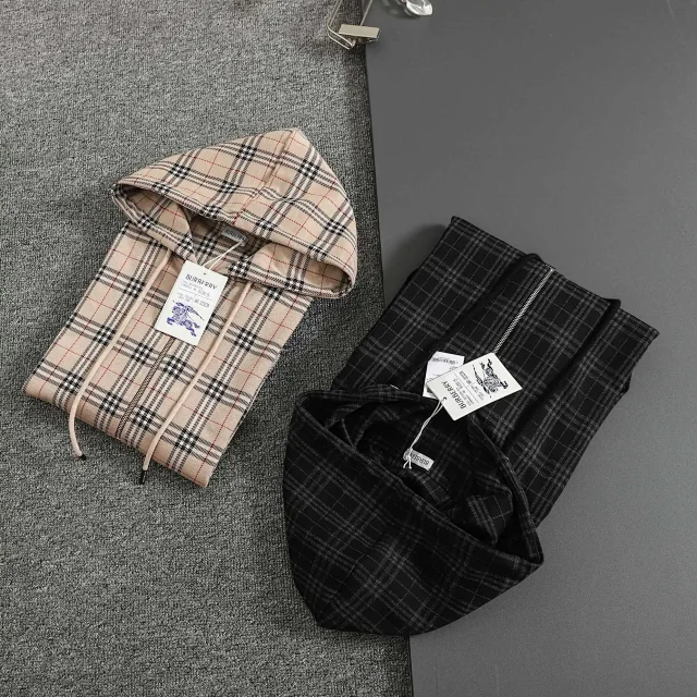 Burberry Hooded sweatshirts with logo patch or embroidered equestrian motif product detail image 26