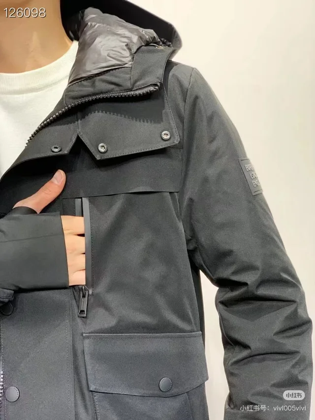Burberry Down Jackets Hooded Puffer Jacket with Check Lining product detail image 96