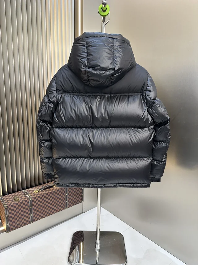 Burberry Down Jackets Hooded Puffer Jacket with Check Lining product detail image 77